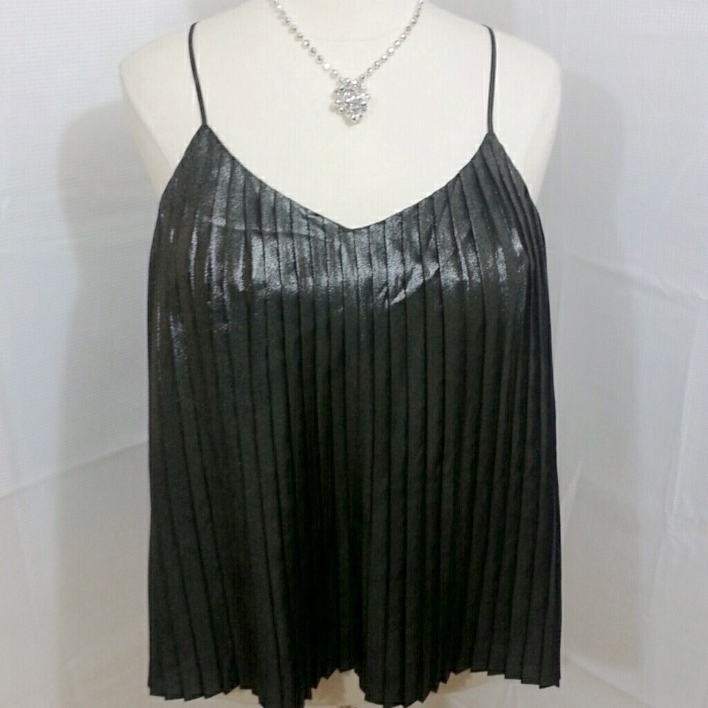 EXPRESS Accordion Racer Back Top. NWOT - Picture 2 of 6